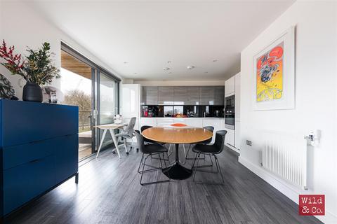 2 bedroom flat to rent, Essex Wharf, Hackney
