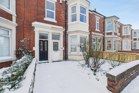 2 bedroom apartment to rent, Naters Street, Whitley Bay