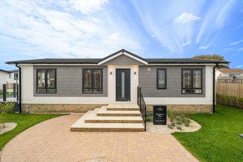 2 bedroom park home for sale, Christchurch, Dorset, BH6