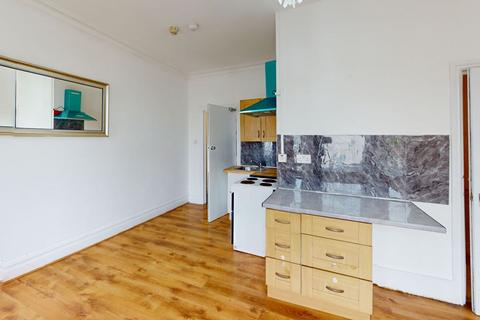 1 bedroom flat to rent, Valley Road Bromley, BR2