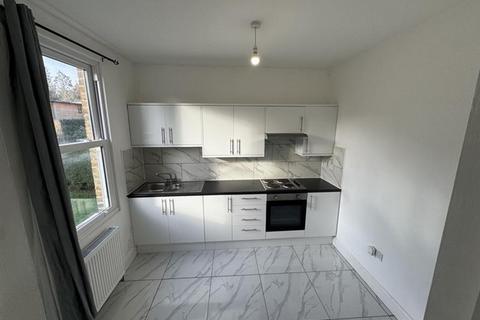 1 bedroom flat to rent, Valley Road Bromley, BR2