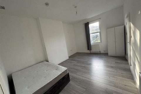 1 bedroom flat to rent, Valley Road Bromley, BR2