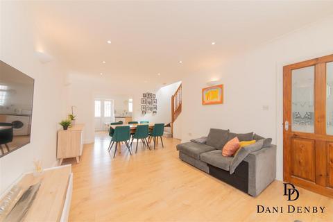 3 bedroom detached house for sale, Cranmer Road, Edgware HA8