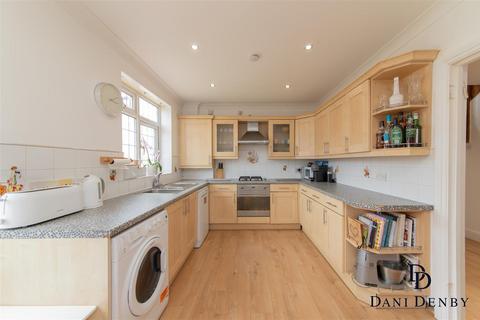 3 bedroom detached house for sale, Cranmer Road, Edgware HA8