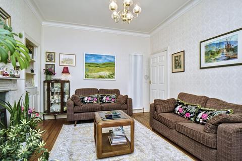 2 bedroom ground floor flat for sale, Warriston Gardens, Edinburgh EH3