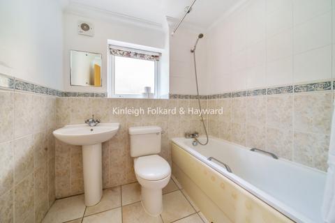2 bedroom flat to rent, Onega Gate, Surrey Quays, London, SE16