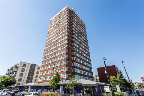1 bedroom flat to rent, Ennerdale House, Mile End, E3