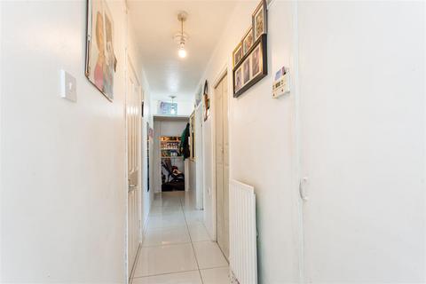 1 bedroom flat to rent, Ennerdale House, Mile End, E3