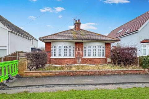 2 bedroom detached bungalow for sale, Lyndhurst Road, Holland-on-Sea, Clacton-on-Sea, CO15