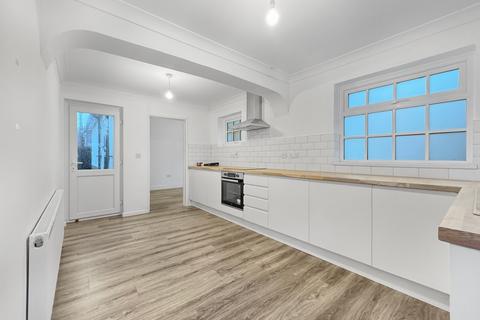 2 bedroom detached bungalow for sale, Lyndhurst Road, Holland-on-Sea, Clacton-on-Sea, CO15