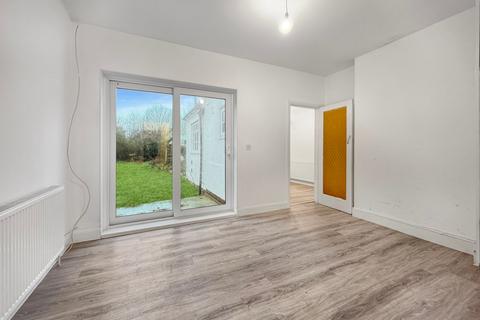 2 bedroom detached bungalow for sale, Lyndhurst Road, Holland-on-Sea, Clacton-on-Sea, CO15