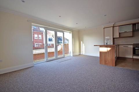 2 bedroom flat to rent, Amelia Court, Winchester Park Road, Sandown