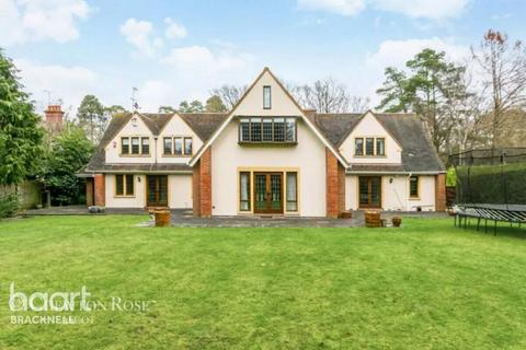 4 bedroom detached house to rent, Winkfield Road, ASCOT