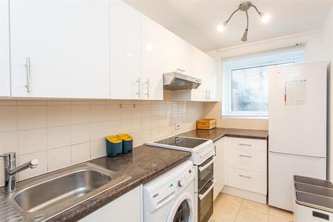 1 bedroom flat to rent, Regent Square, Bow, E3