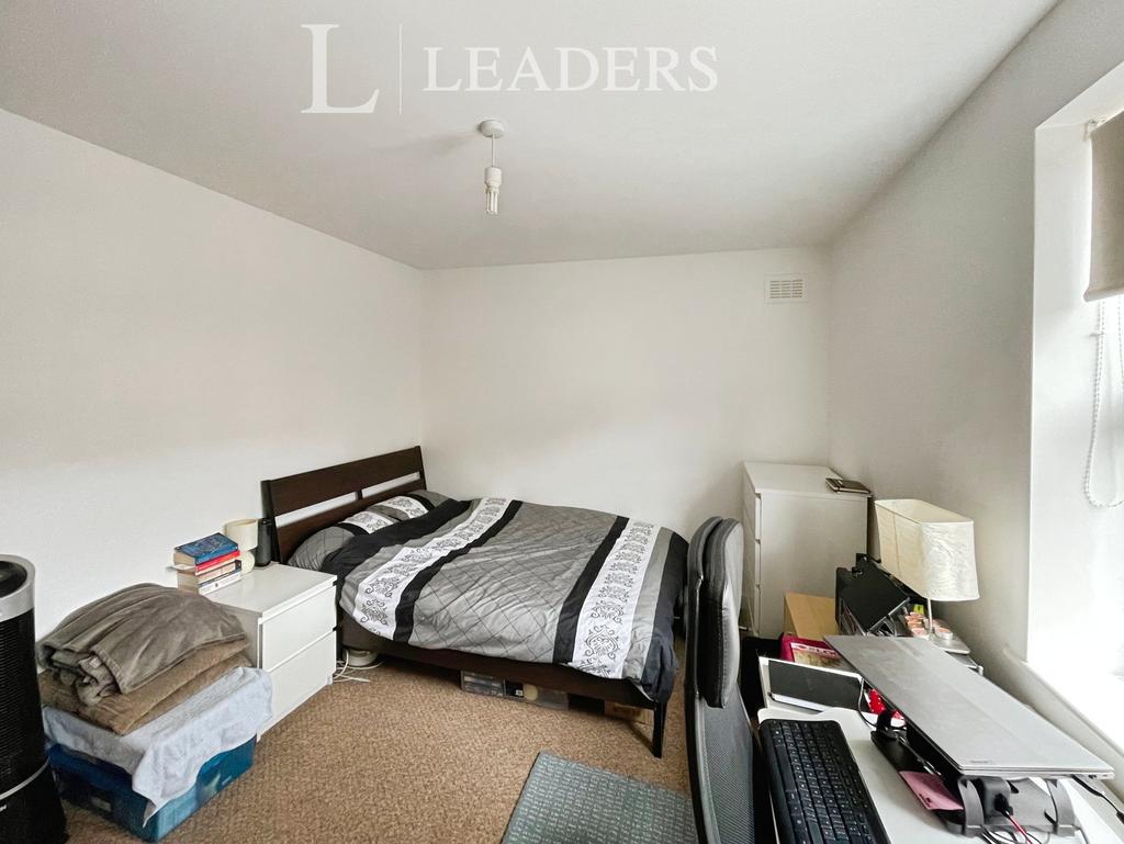 3b37d529-Bedroom 201