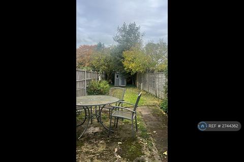2 bedroom semi-detached house to rent, Cramptons Road, Sevenoaks, TN14