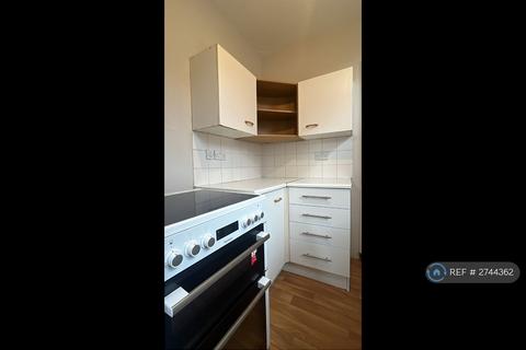 2 bedroom semi-detached house to rent, Cramptons Road, Sevenoaks, TN14