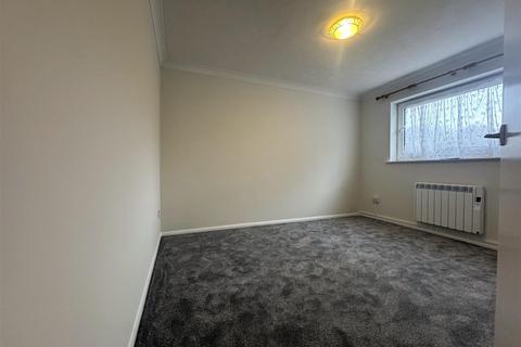 1 bedroom flat to rent, Pevensey Garden, Marine, Worthing