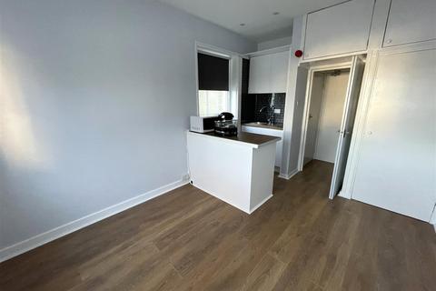 Studio to rent, South Terrace, Littlehampton BN17