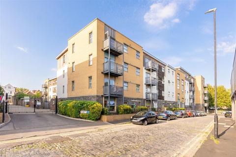 2 bedroom flat to rent, Talavera Close, Bristol, BS2