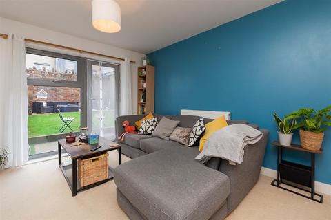 2 bedroom flat to rent, Talavera Close, Bristol, BS2