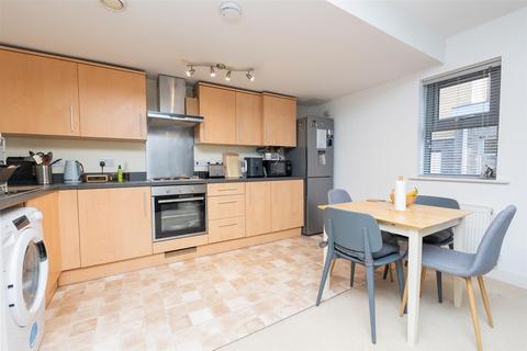 2 bedroom flat to rent, Talavera Close, Bristol, BS2