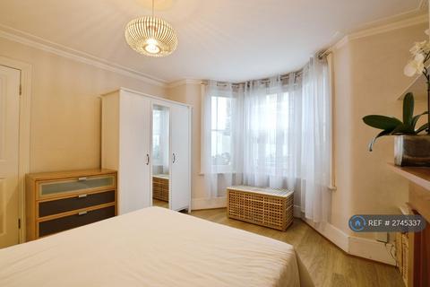 1 bedroom flat to rent, Brackenbury Road, London, W6