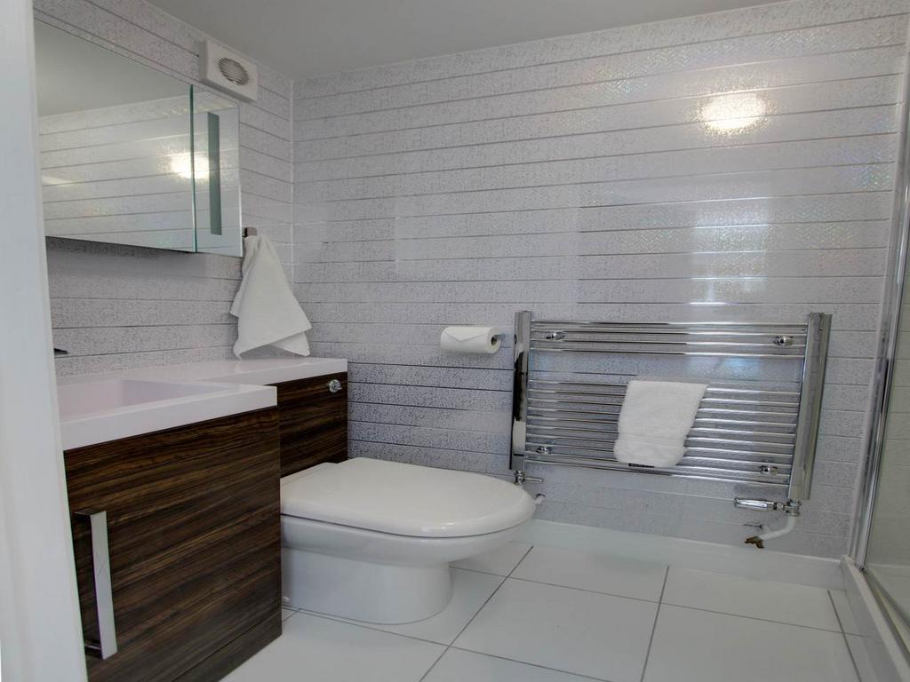 Room 2 En Suite