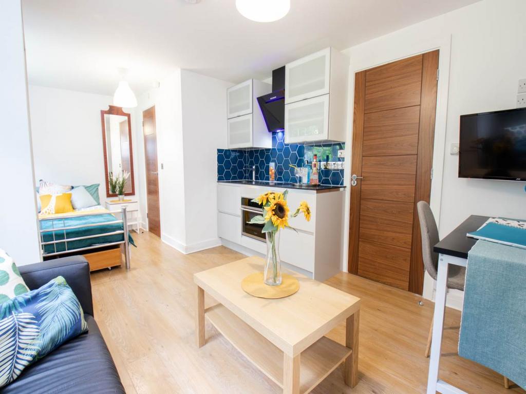 1 WW Apt 2 Canterbur