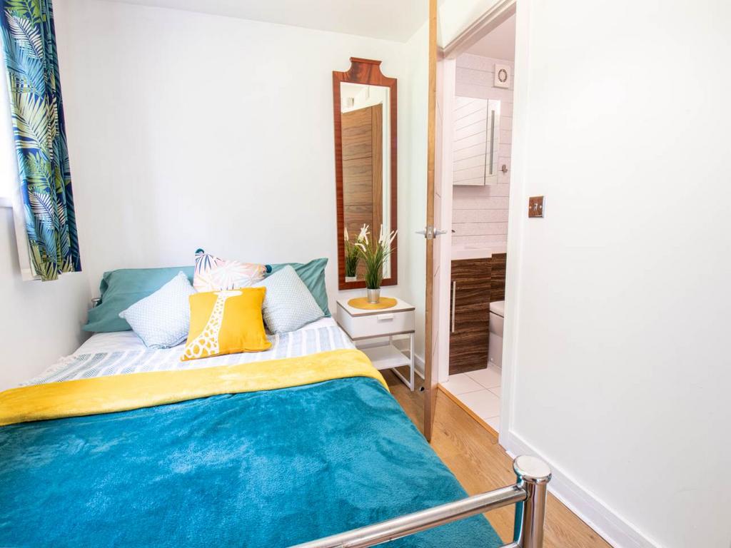 1 WW Apt 2 Canterbur