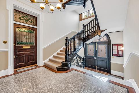 3 bedroom apartment for sale, Warwick Mansions, Cromwell Crescent, London, Greater London, SW5