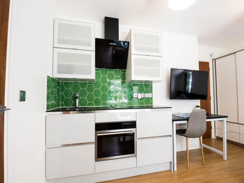 Apt 5 1 Woodland Way 