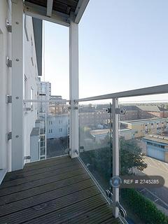 2 bedroom flat to rent, Foundry Court, Slough, SL2
