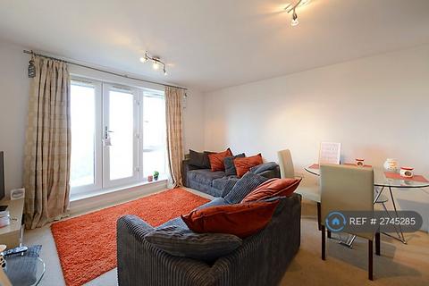 2 bedroom flat to rent, Foundry Court, Slough, SL2