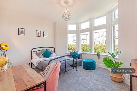 Studio to rent, Thornsett Road, Sheffield, S7