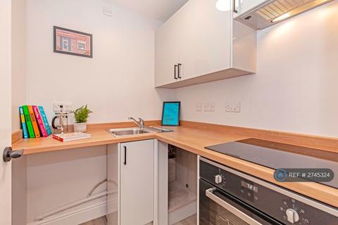Studio to rent, Thornsett Road, Sheffield, S7