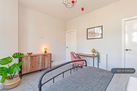 Studio to rent, Thornsett Road, Sheffield, S7