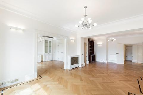 3 bedroom flat to rent, Princes Gate, London, SW7