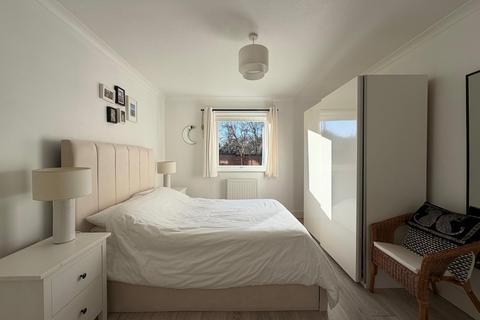 1 bedroom flat to rent, Parrs Close, South Croydon CR2