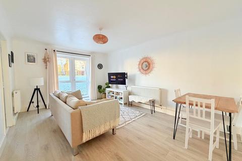 1 bedroom flat to rent, Parrs Close, South Croydon CR2