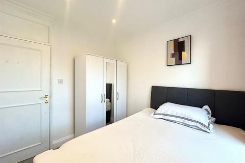 1 bedroom flat to rent, Warwick Road, Kensington, W14