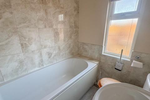 2 bedroom flat to rent, York Avenue, Hunstanton