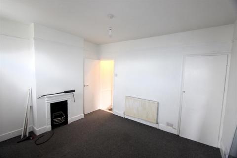 3 bedroom terraced house to rent, Glencoe Road, Chatham ME4
