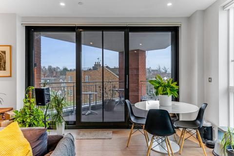 3 bedroom flat to rent, The Lightworks Apartments, Devonshire Place, London NW2