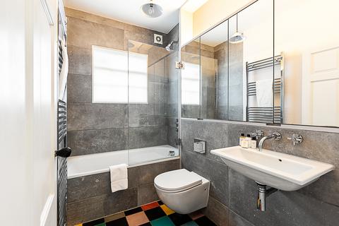 2 bedroom flat to rent,  Queensbridge Road, London E2