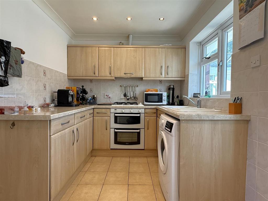 Kitchen1.JPG