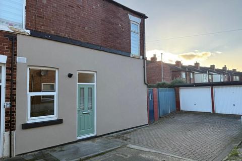 3 bedroom flat to rent, Castleford WF10