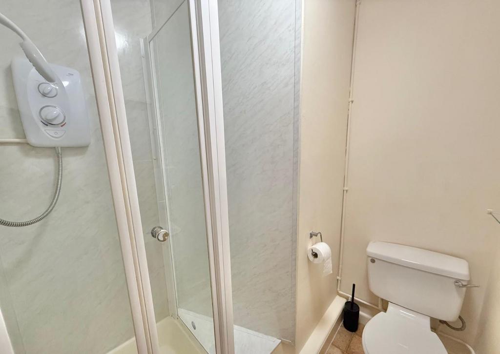Shower Room 2.jpg