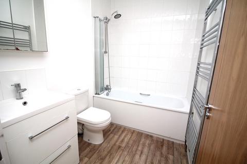 2 bedroom flat to rent, Sea Road, Westgate-on-Sea, Kent, CT8