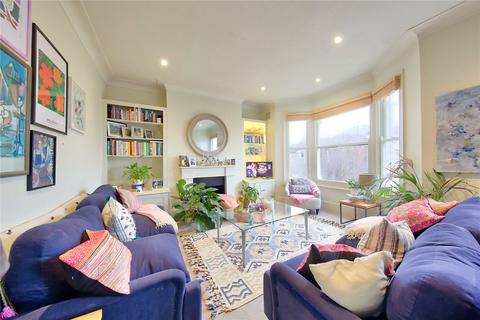 3 bedroom property to rent, Ravenslea Road, SW12